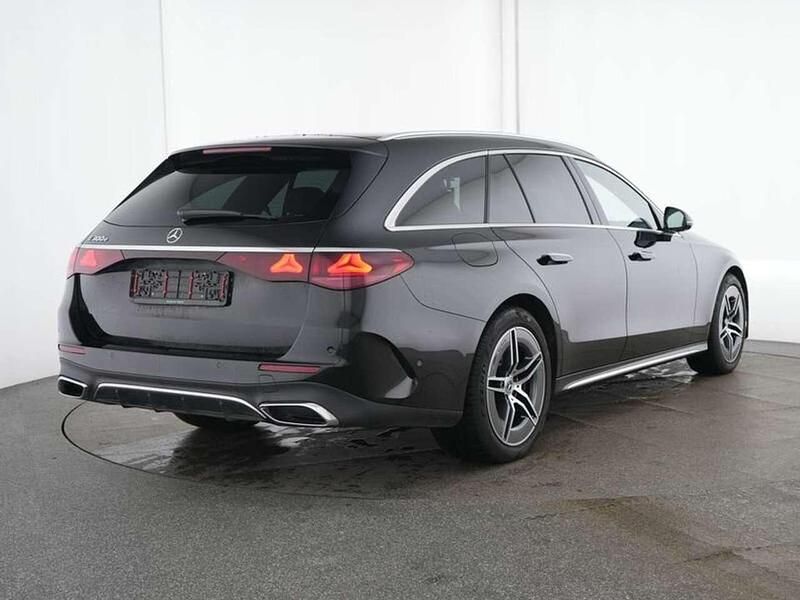 Gebraucht Mercedes E300 AMG 313 PS (230 kW) 2024 Lack obsidianschwarz Kombi
