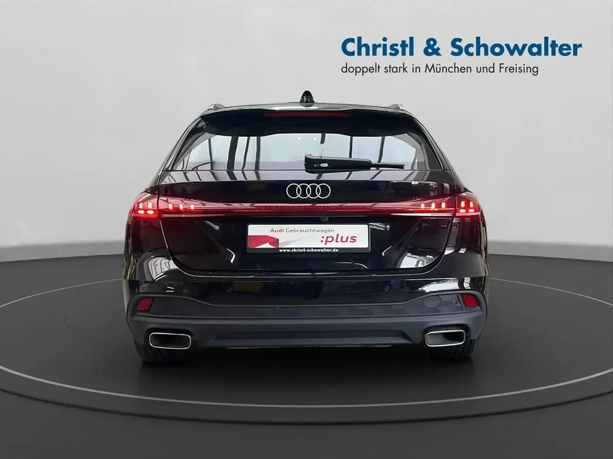 Gebraucht Audi A5 Basis 204 PS (150 kW) 2025 Mythosschwarz metallic Kombi