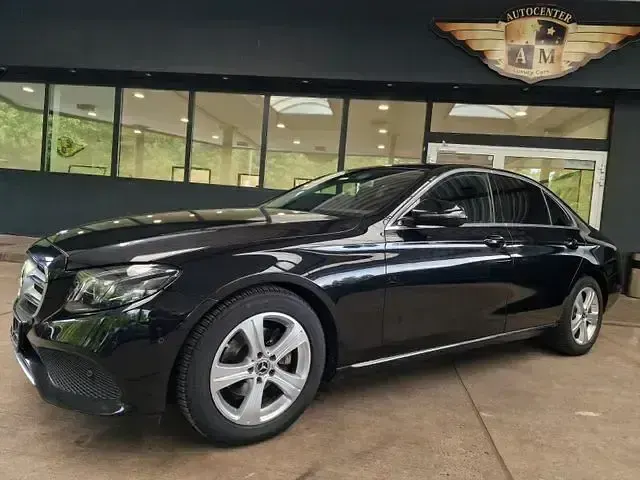 Gebraucht Mercedes E220 Avantgarde 194 PS (142 kW) 2017 Schwarz Limousine