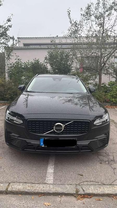 Second-hand Volvo V90 Plus 341 CP (250 kW) 2022 Negru Break