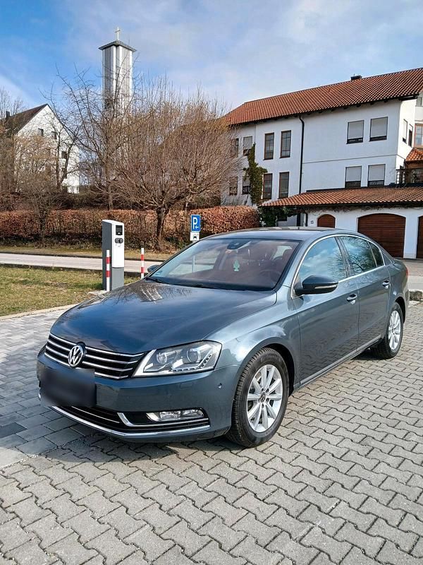 Gebraucht VW Passat 140 PS (102 kW) 2014 Limousine