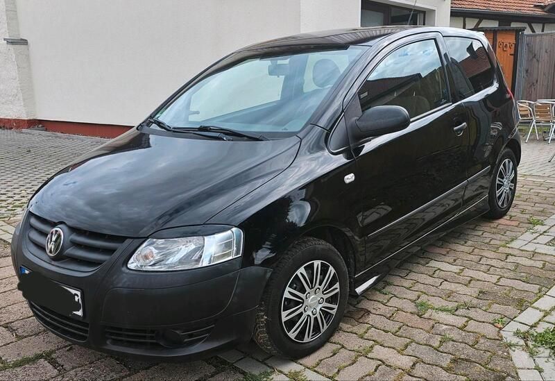 Schwarz Gebraucht 2011 VW Fox Style Kleinwagen | 3.100 € (Etwas zu teuer) - Bild 1/4