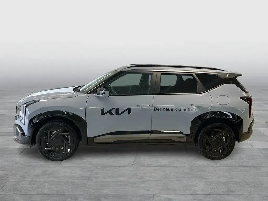 Neu Kia Seltos X-Line 179 PS (131 kW) 2026 Apg : pale gray metallic SUV