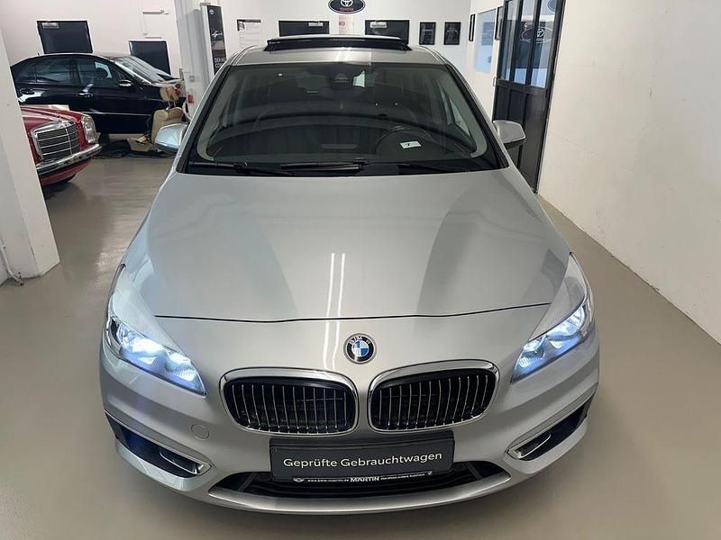 Gebraucht BMW 220 Active Tourer Advantage 192 PS (141 kW) 2015 Silber Van / Kleinbus