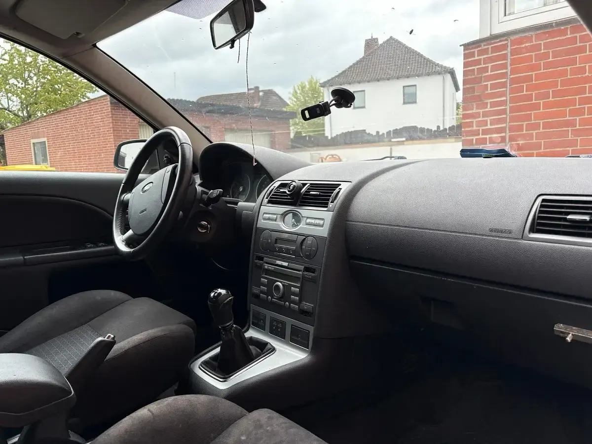 Gebraucht Ford Mondeo 110 PS (80 kW) 2005 Grau Limousine