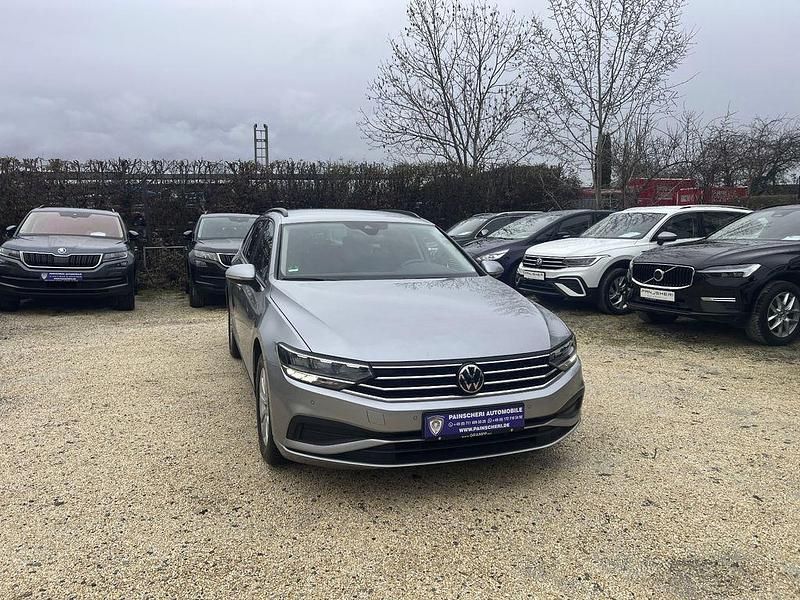 Gebraucht VW Passat 150 PS (110 kW) 2022 Pyrit silber Kombi