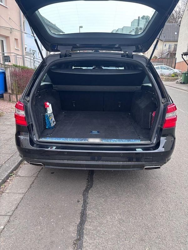 Gebraucht Mercedes E350 Avantgarde 265 PS (194 kW) 2012 Schwarz Kombi