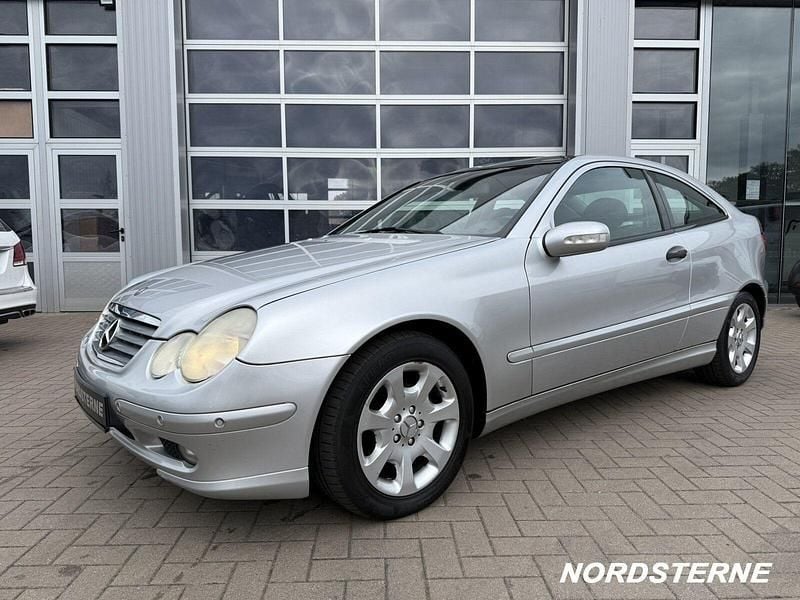 Gebraucht Mercedes C180 129 PS (94 kW) 2002 Silber Coupé