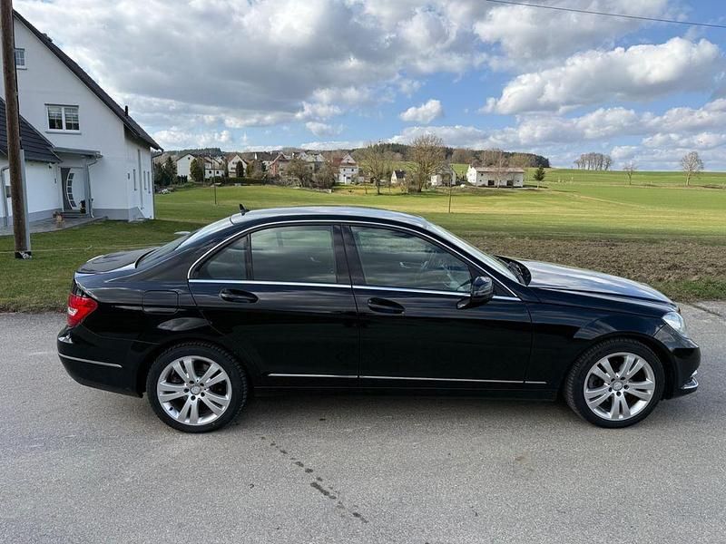 Gebraucht Mercedes C220 170 PS (125 kW) 2012 Schwarz Limousine