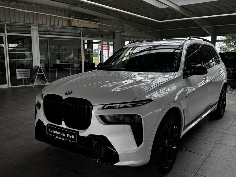 Mineralweiss metallic Gebraucht 2023 BMW X7 M Sport SUV | 89.000 € (Etwas zu teuer) - Bild 1/4