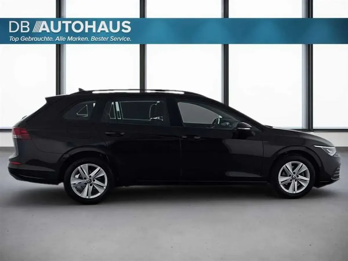 Gebraucht VW Golf VIII Life 110 PS (80 kW) 2023 Schwarz Kombi