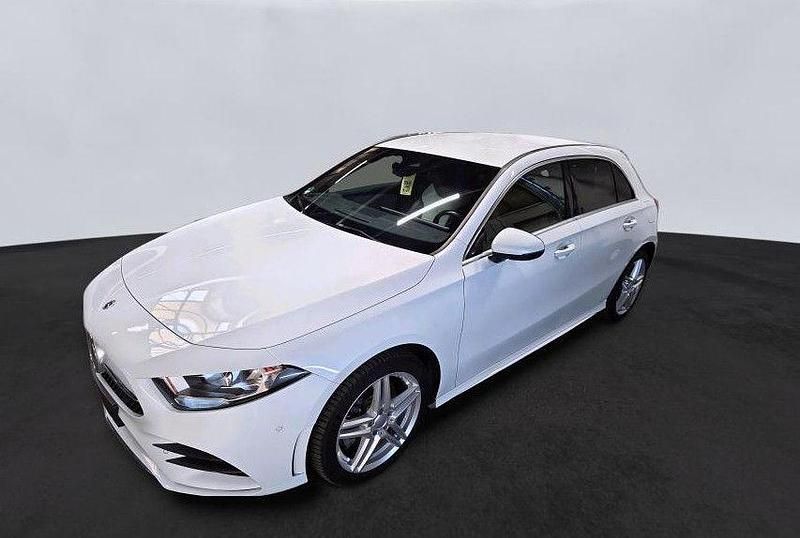 Weiß Gebraucht 2023 Mercedes A250 Business Limousine | 27.900 € (Teuer) - Bild 1/4