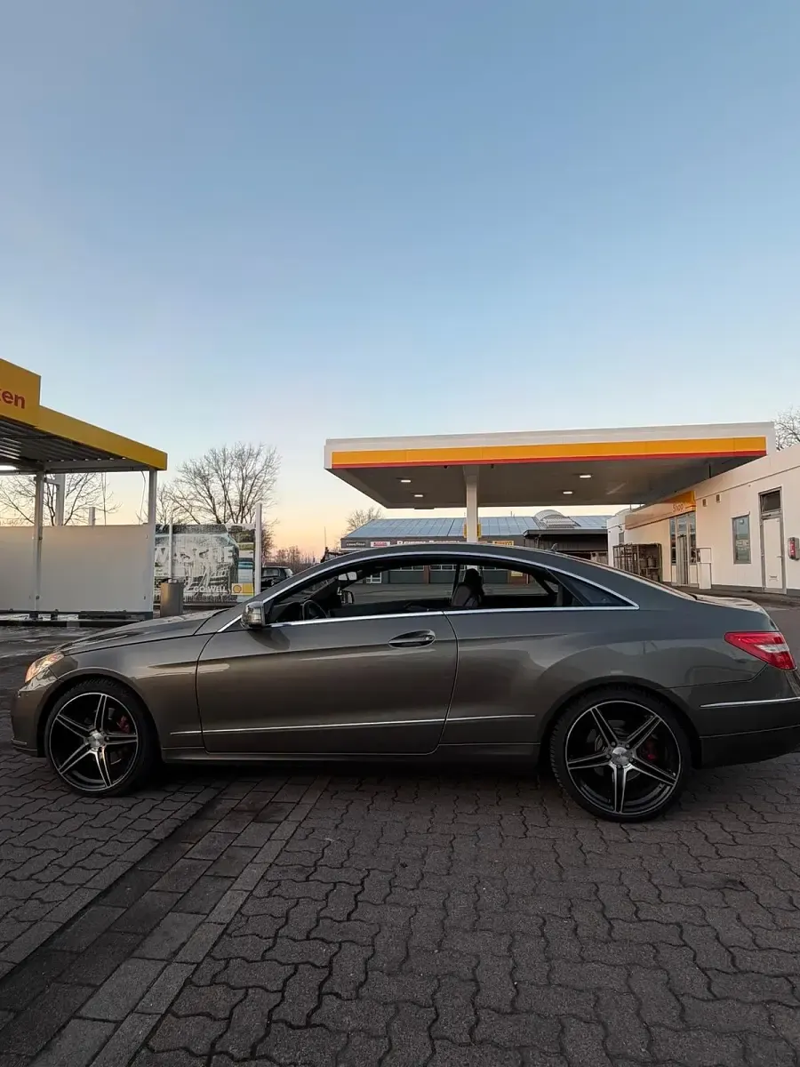Gebraucht Mercedes E350 265 PS (194 kW) 2012 Coupé