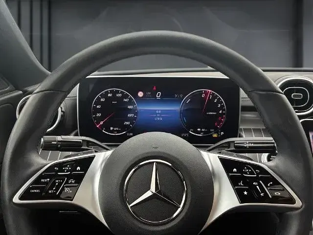 Gebraucht Mercedes C300e 313 PS (230 kW) 2024