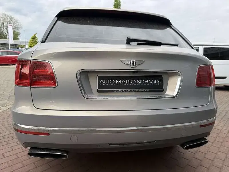 Gebraucht Bentley Bentayga 608 PS (447 kW) 2017 Silber SUV