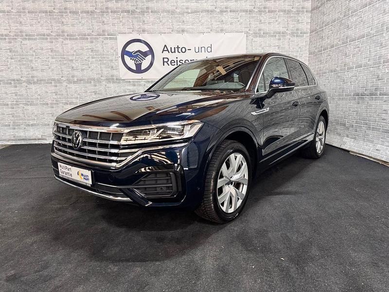 Blau Gebraucht 2021 VW Touareg R-line SUV | 47.000 € (Guter Preis) - Bild 1/4