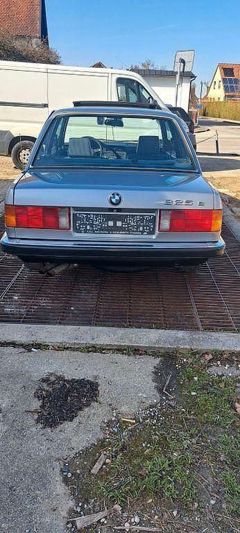 Gebraucht BMW 325 128 PS (94 kW) 1987 Grau Coupé