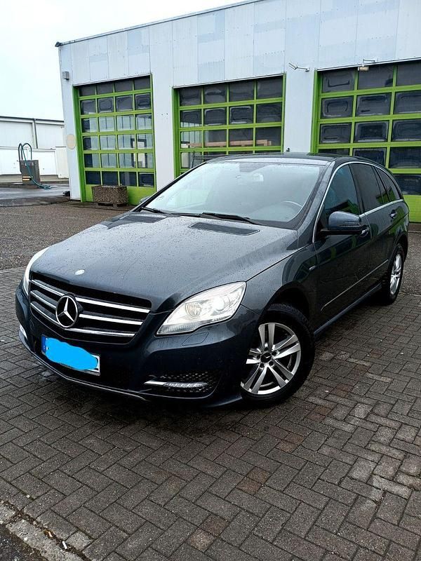 Silber Gebraucht 2012 Mercedes R300 Van / Kleinbus | 11.000 € (Fairer Preis) - Bild 1/4