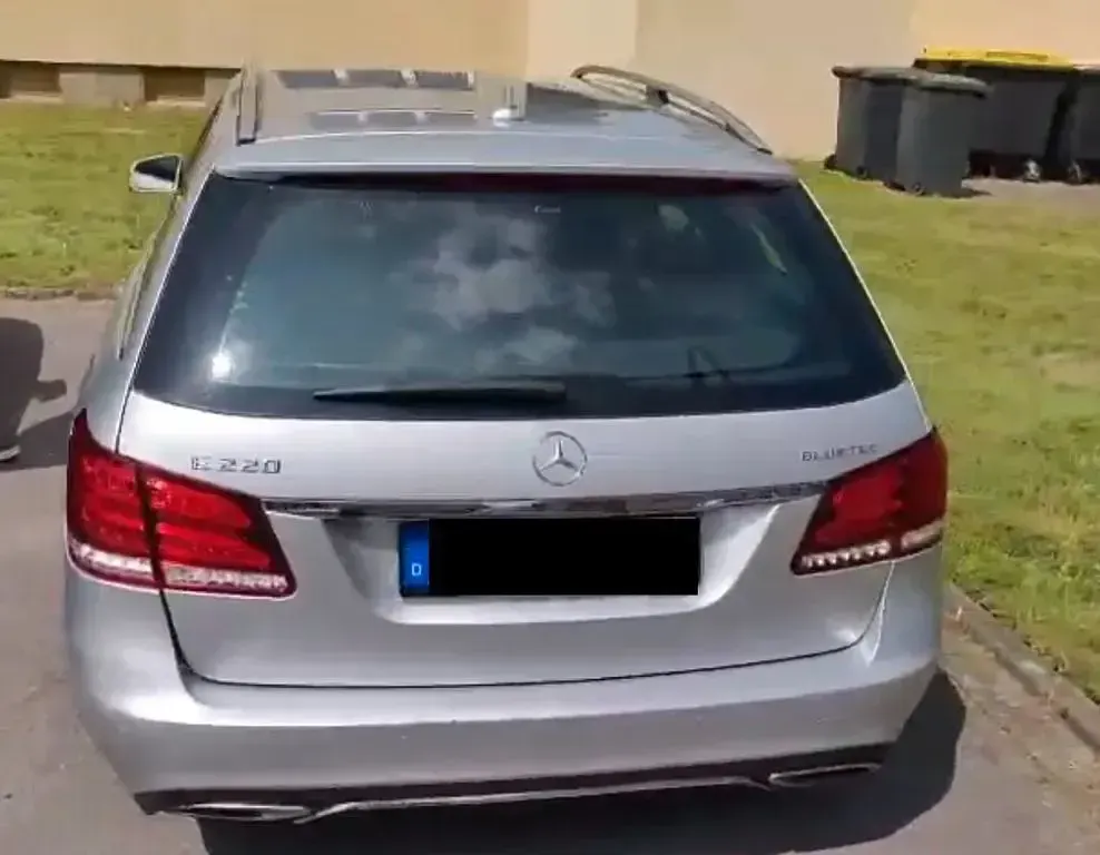 Gebraucht Mercedes E220 194 PS (142 kW) 2016 Silber Kombi