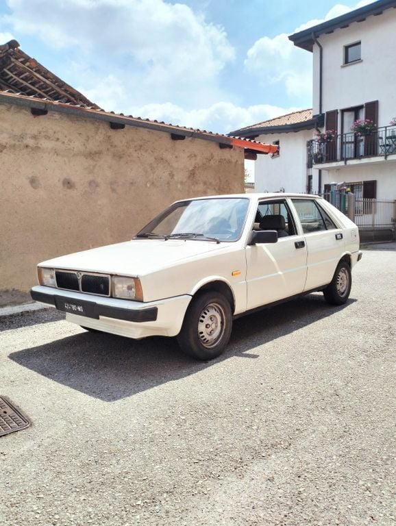 Weiß Gebraucht 1980 Lancia Delta Limousine | 3.000 € - Bild 1/4