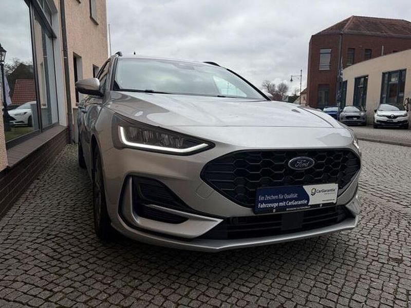 Gebraucht Ford Focus ST-Line X 155 PS (114 kW) 2024 Silber Limousine