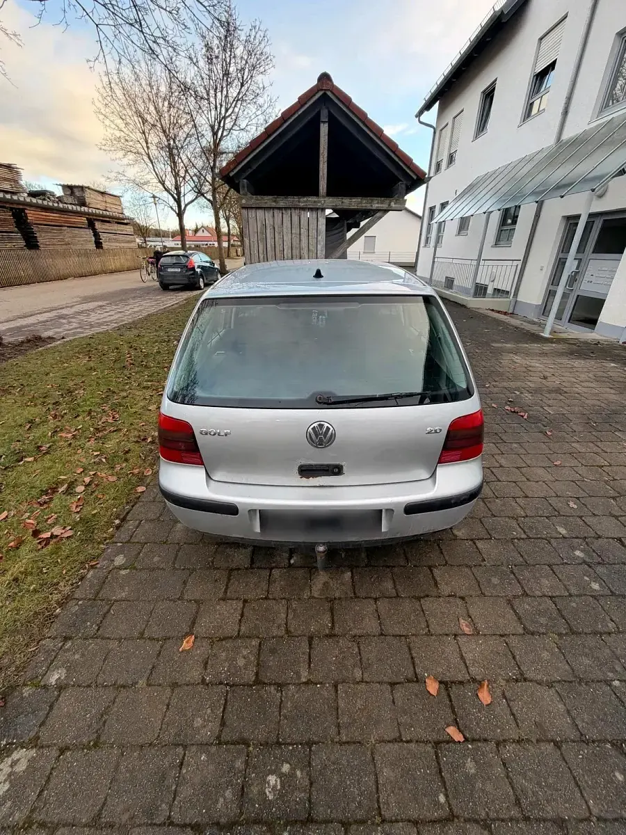 Gebraucht VW Golf IV 115 PS (84 kW) 2001 Silber Kleinwagen