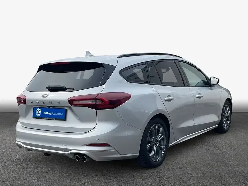 Gebraucht Ford Focus ST-Line X 155 PS (114 kW) 2024 Silber Limousine