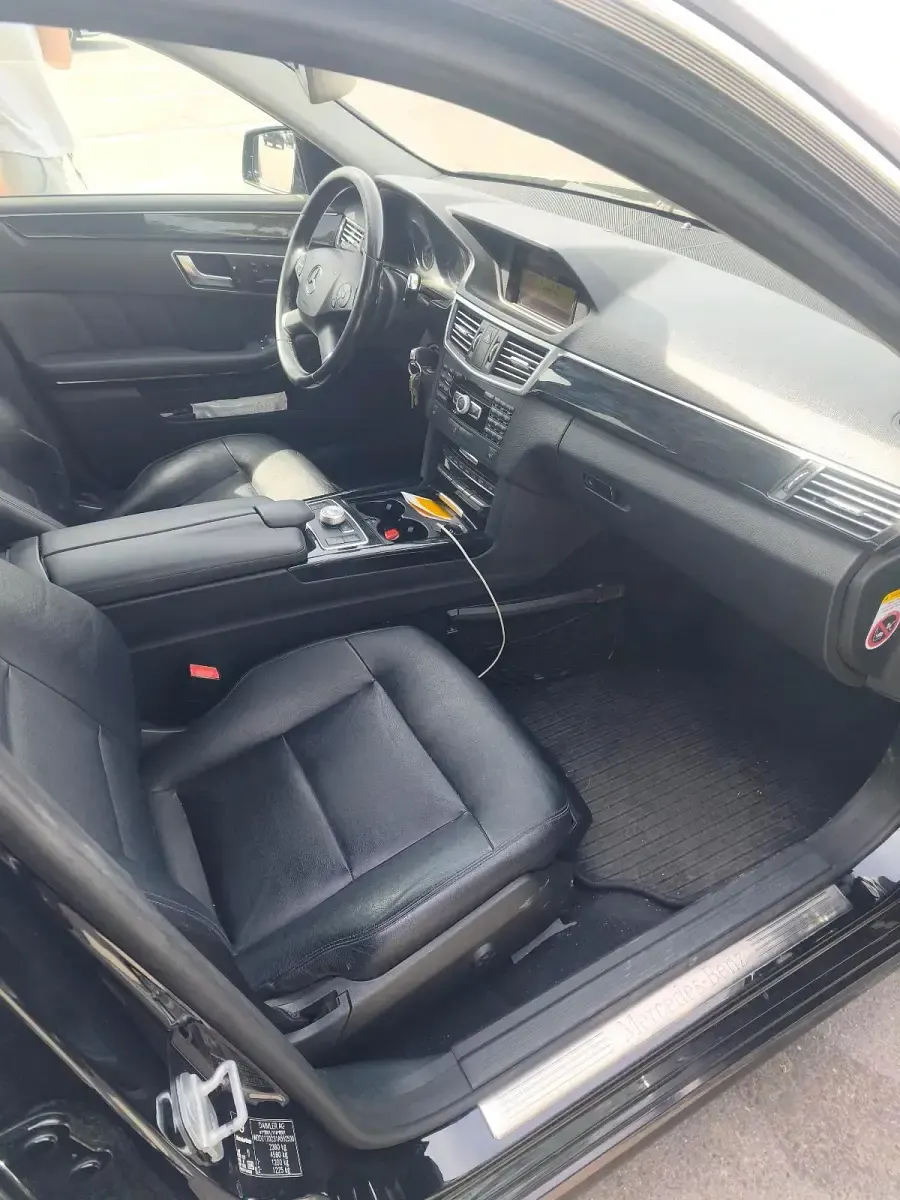 Gebraucht Mercedes E350 Avantgarde 265 PS (194 kW) 2011 Schwarz Limousine