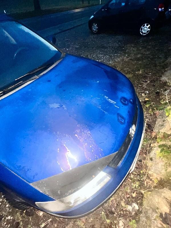 Blau Gebraucht 2000 VW Passat Limousine | 1.000 € (Guter Preis) - Bild 1/4