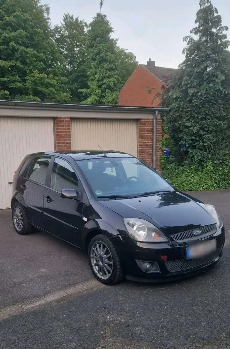 Gebraucht Ford Fiesta 70 PS (51 kW) 2007 Schwarz Kleinwagen