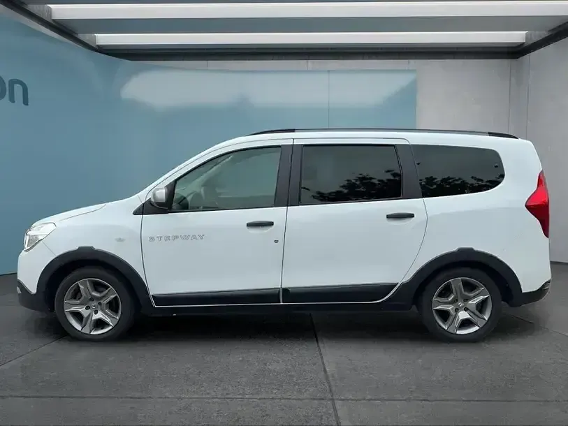 Gebraucht Dacia Lodgy 131 PS (96 kW) 2021 Weiß Van / Kleinbus