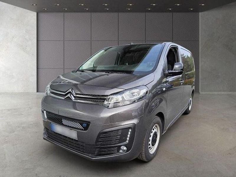 Grün Gebraucht 2022 Citroën e-Jumpy Van / Kleinbus | 16.999 € (Guter Preis) - Bild 1/3