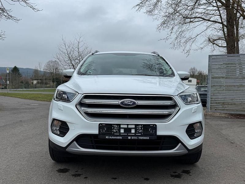Gebraucht Ford Kuga Trend 120 PS (88 kW) 2018 Weiß SUV