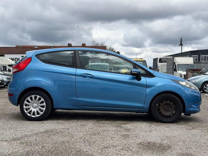 Gebraucht Ford Fiesta Trend 60 PS (44 kW) 2008 Blau Kleinwagen