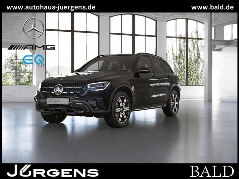 Unilack schwarz Gebraucht 2022 Mercedes GLC300e Night SUV | 36.250 € (Fairer Preis) - Bild 1/4