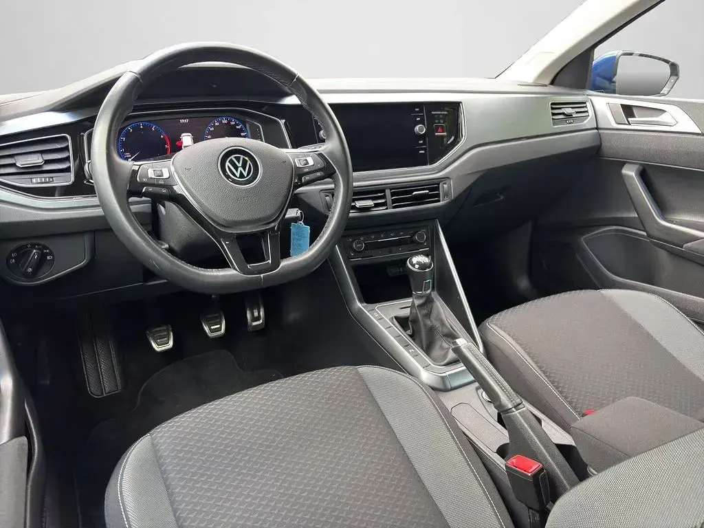 Używany VW Polo Active 110 KM (80 kW) 2021 Niebieski Hatchback