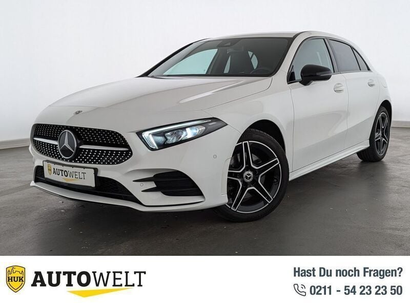 Weiß Gebraucht 2022 Mercedes A250 AMG line Limousine | 28.360 € (Guter Preis) - Bild 1/4