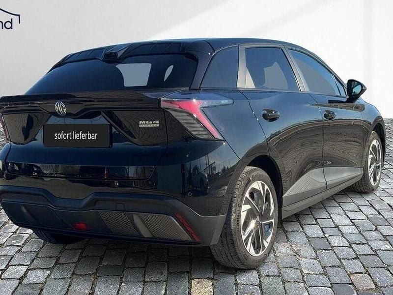 Gebraucht MG MG4 EV Comfort 150 kW (204 PS) 2023 Schwarz / pebble black / metallic Kleinwagen