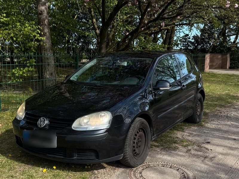 Second-hand VW Golf 85 CP (62 kW) 2004 Negru Coupe