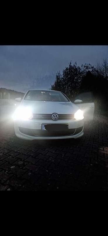 Weiß Gebraucht 2011 VW Golf VI Trendline Kleinwagen | 5.000 € (Guter Preis) - Bild 1/4