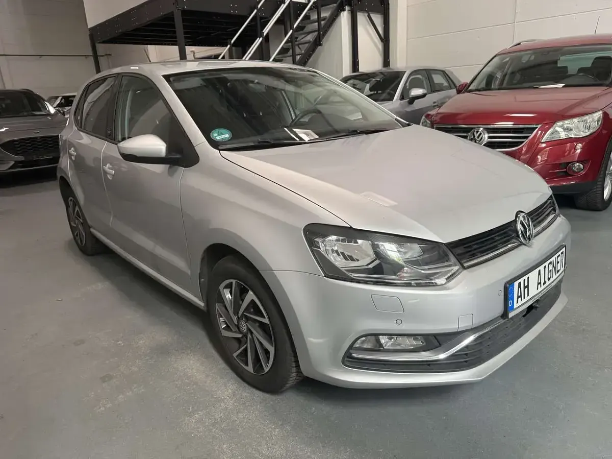 Gebraucht VW Polo Sound 75 PS (55 kW) 2017 Reflexsilber metallic Kleinwagen
