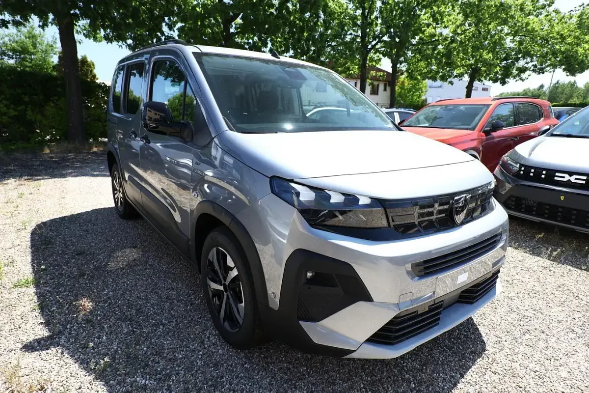 Neu Peugeot Rifter GT 131 PS (96 kW) 2025 Artense grau metallic Van / Kleinbus