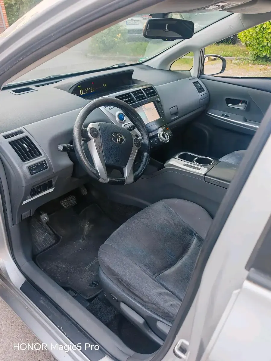 Gebraucht Toyota Prius+ Plus 99 PS (72 kW) 2012 Silber Van / Kleinbus