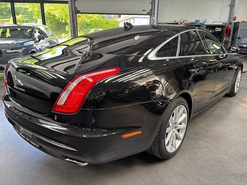 Gebraucht Jaguar XJ 300 PS (220 kW) 2019 Schwarz Limousine
