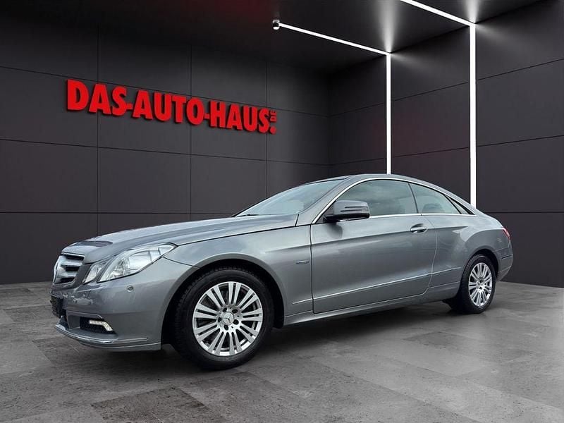 Gebraucht Mercedes E250 Avantgarde 204 PS (150 kW) 2011 Silber Coupé