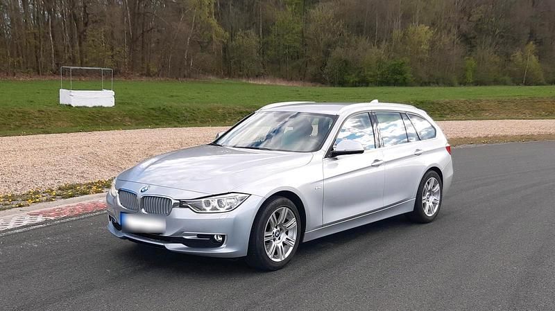 Gebraucht BMW 318 Performance 143 PS (105 kW) 2013 Silber Kombi