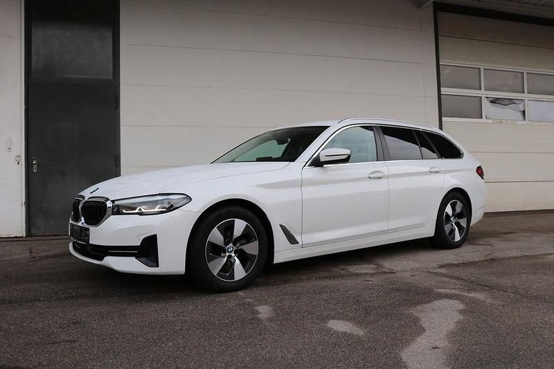 Gebraucht BMW 520 190 PS (139 kW) 2022 Weiß Limousine