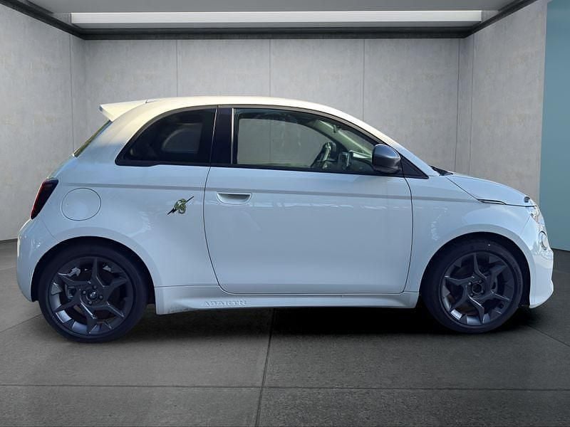 Neu Abarth 500e 113 kW (154 PS) 2025 Weiß Kleinwagen