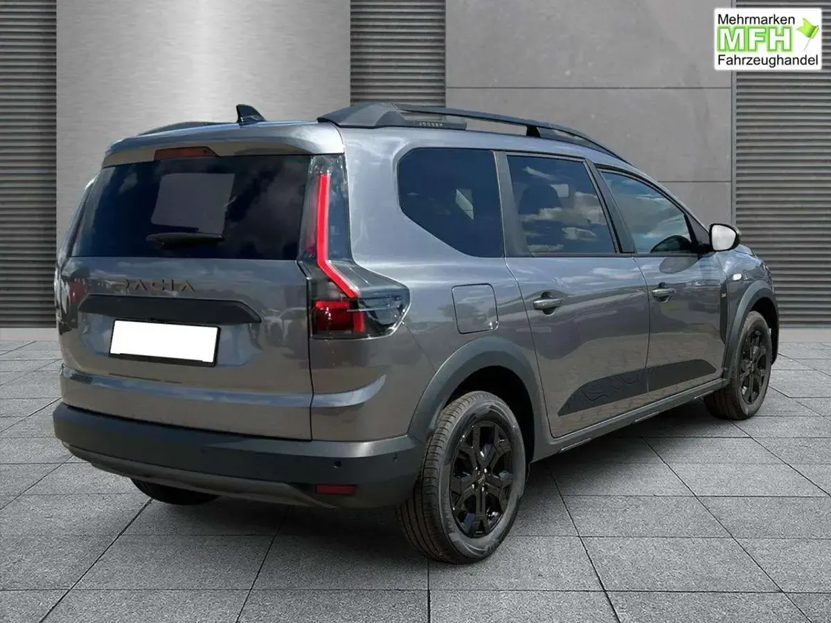 Neu Dacia Jogger Extreme 122 PS (89 kW) 2026 Dolomitgrau Van / Kleinbus