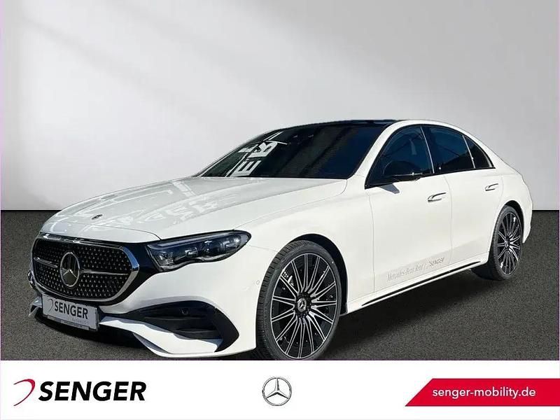 Weiß Gebraucht 2025 Mercedes E220 AMG line | 61.880 € (Teuer) - Bild 1/1